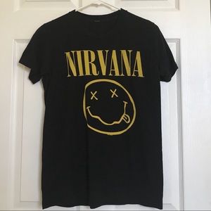 CLASSIC NIRVANA BAND TEE